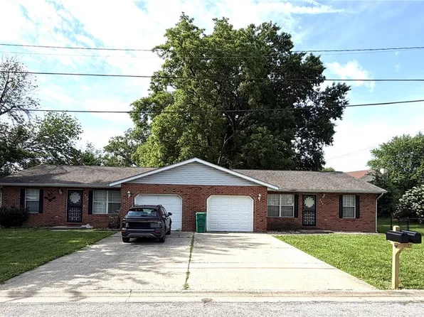 161 Freedom Dr, Belleville, IL 62226