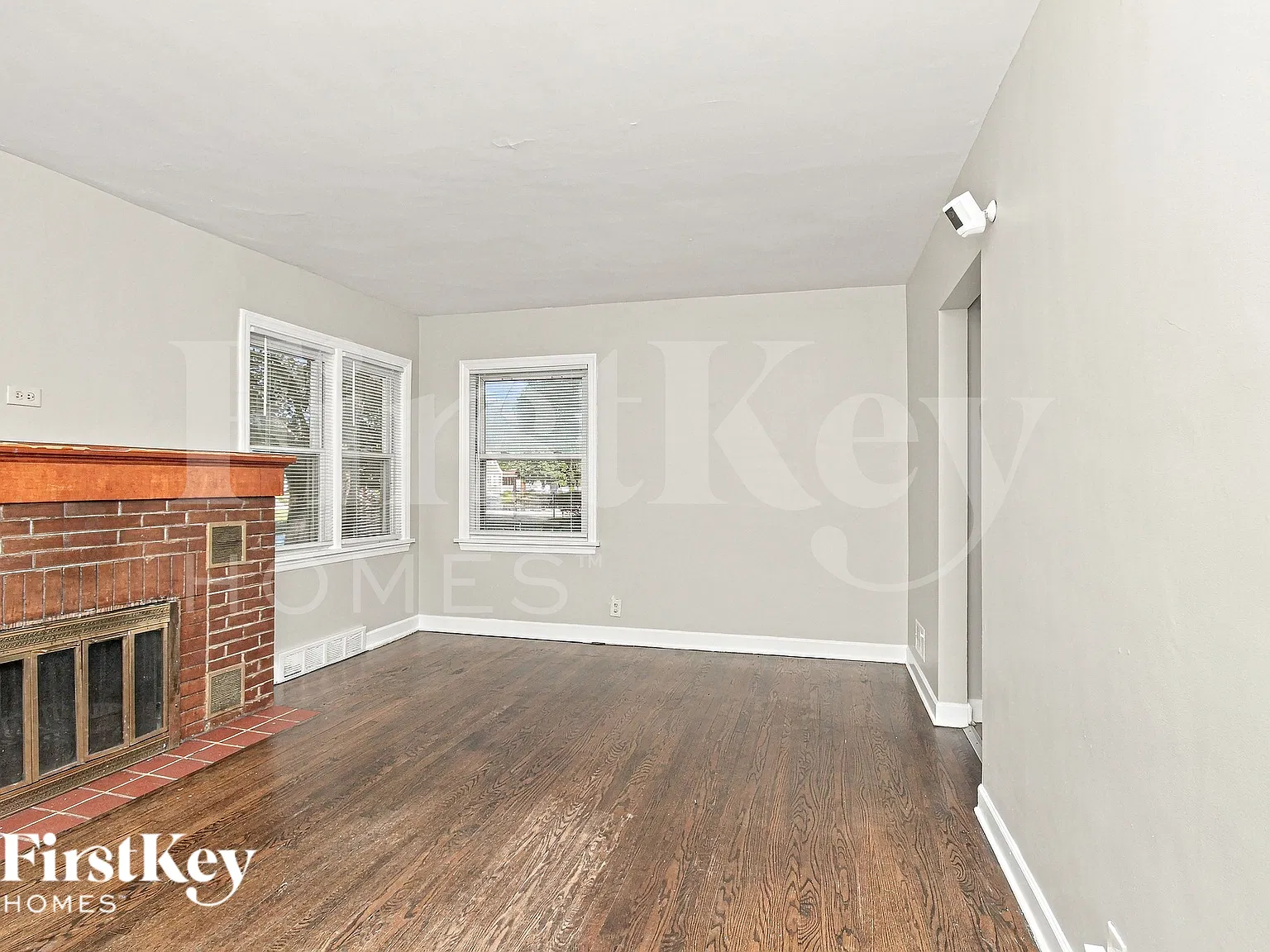 2 bed, 1.0 bath, 983 sqft, $1,980 — Photo 3