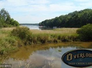 22 Overlook Dr, Oakland, MD 21550