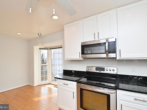 4th image of 6408 Seven Oaks Ct