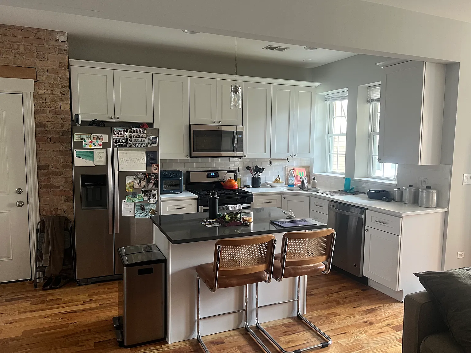 2 bed, 1200 sqft, $3,000 — Photo 3