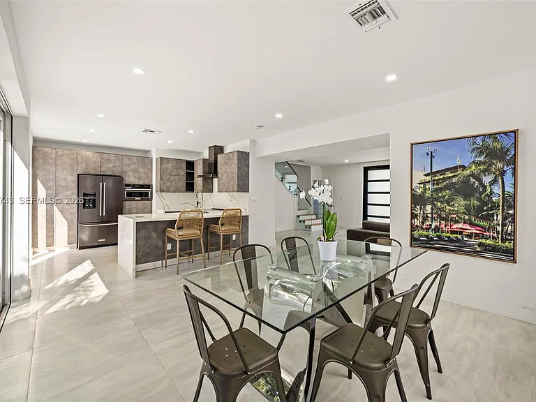 Royal Palm Ave — Photo 5