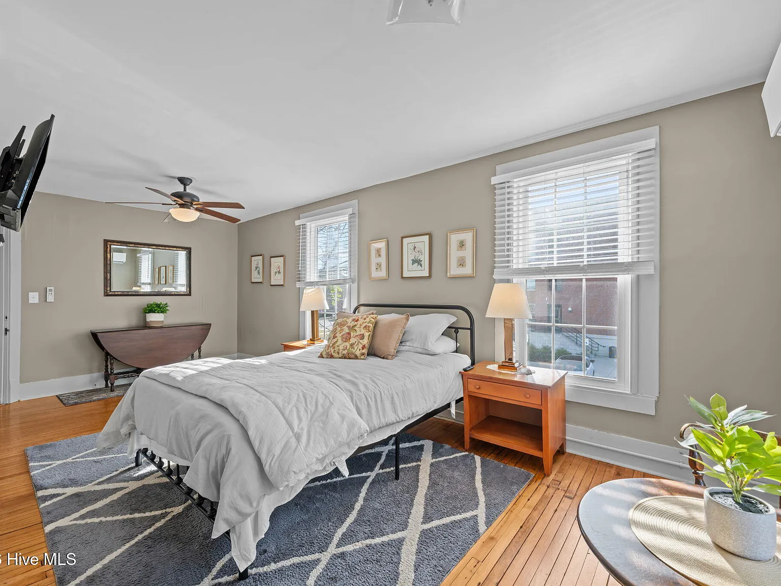 1 bed, 1.0 bath, $2,000 — Photo 1