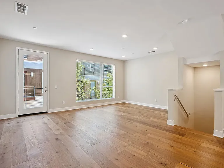 6746 Gill Way — Photo 10