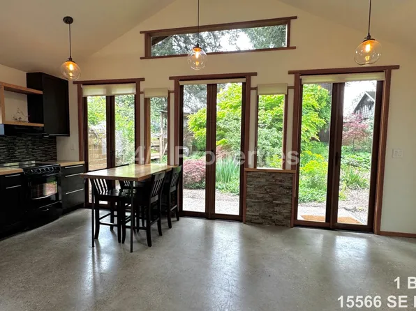 15566 SE Lark Ave, Milwaukie, OR 97267