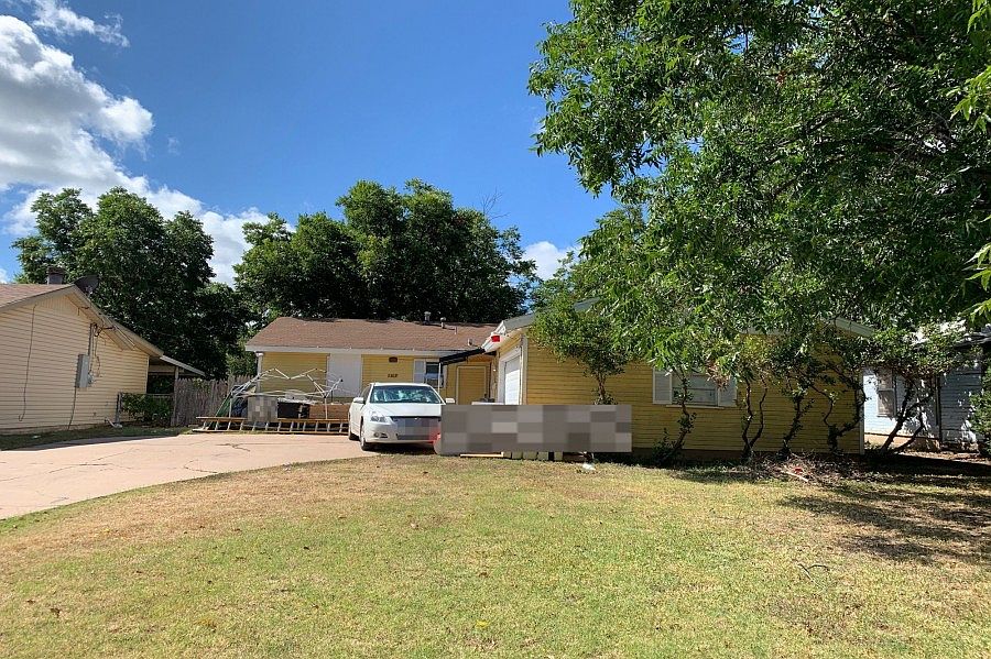 1st image of 2617 S 40th St