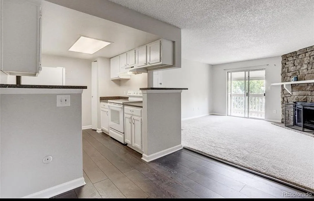 2 bed, 904 sqft, $1,795 — Photo 1