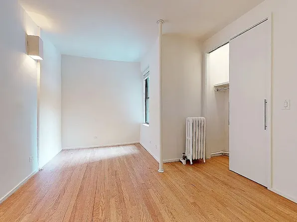 254 Seaman Avenue image 8 of 9