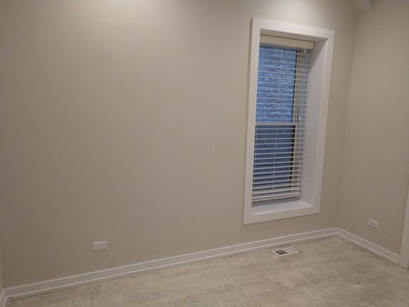 5th image of 4018 N Kenmore Ave #1SE