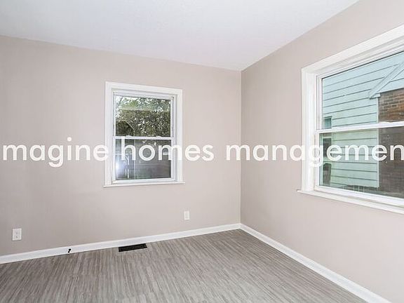 4th image of 3776 Meadowlark Ln