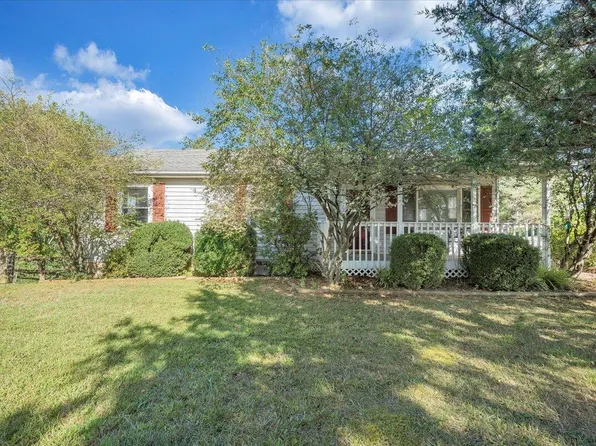 1313 Ross Rd, Vinton, VA 24179