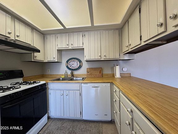 2nd image of 875 E LANCASTER Circle