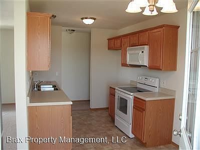 2nd image of 409 N Apache