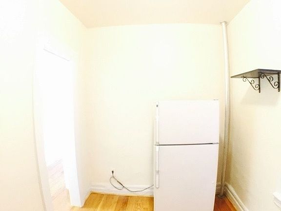 3rd image of 351 E 21st St #2R