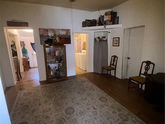 4th image of 242 W 1st Ave