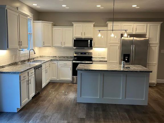 3rd image of 5022 W Canyon Dr