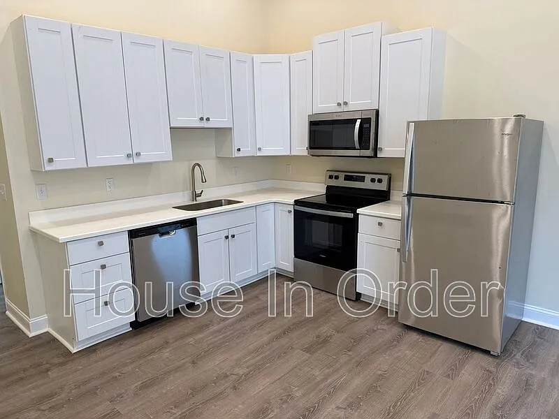1 bed, 1.0 bath, 694 sqft, $995 — Photo 4