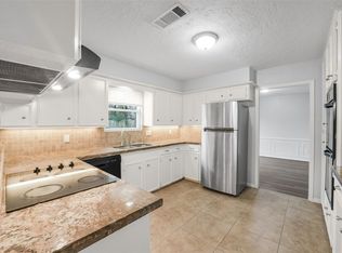 7611 Theisswood Rd, Spring, TX 77379