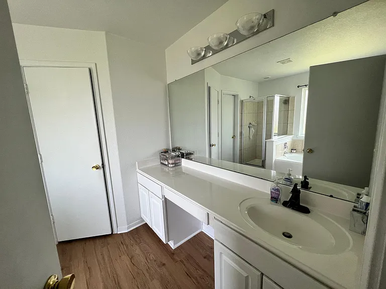 8715 Leadore Dr — Photo 6