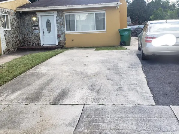 2420 NW 179th Ter, Miami Gardens, FL 33056