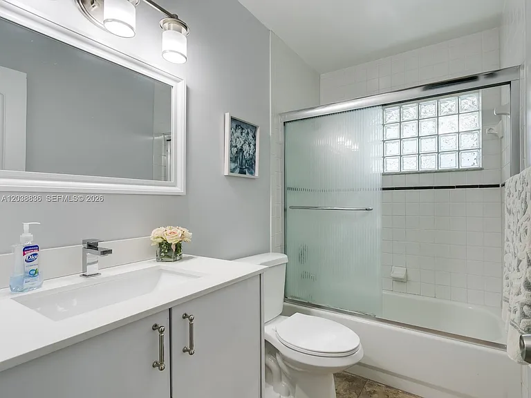 1540 Arthur St — Photo 13