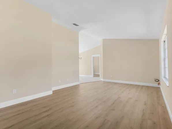 466 SW Dauphin Avenue, Port St Lucie, FL 34953
