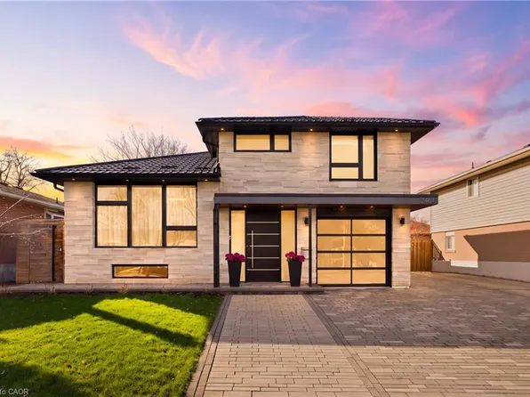 2467 Bonner Rd, Mississauga, ON L5J 2E1