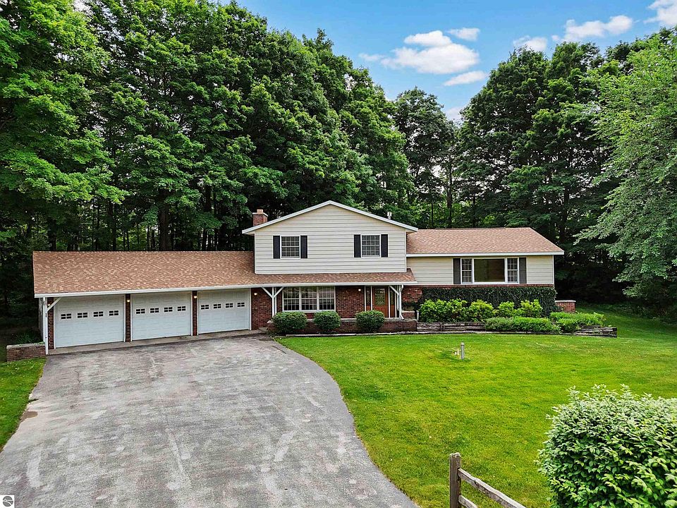 1st image of 479 Sierra Dr