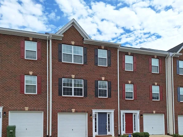 205 Dundee Pl, Fredericksburg, VA 22405
