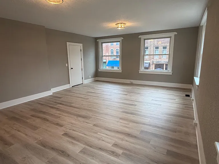 112 E Center St #B — Photo 5