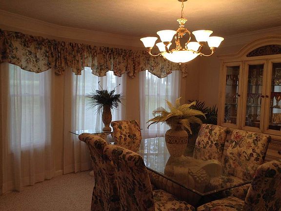 4th image of 490 Wooten Ln