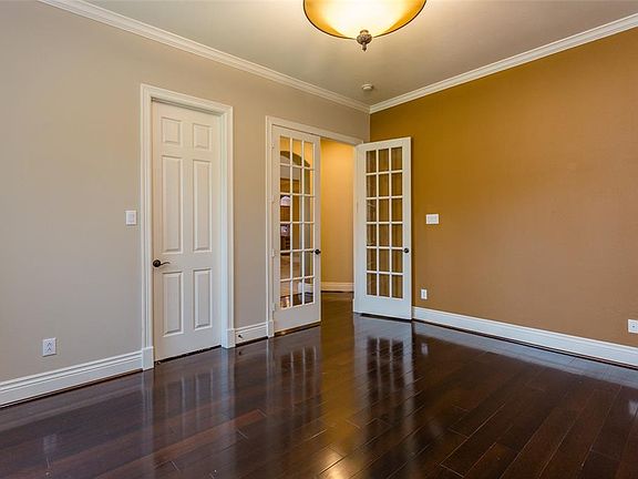 4th image of 5402 Oakville Ct