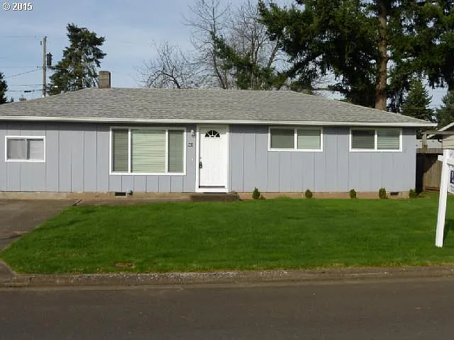 843 Ivy Ave photo 1
