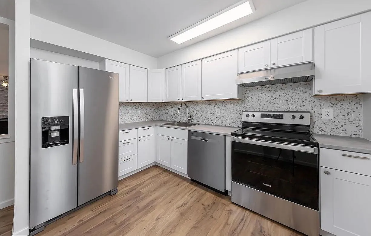 2 bed, 1132 sqft, $2,000 — Photo 2