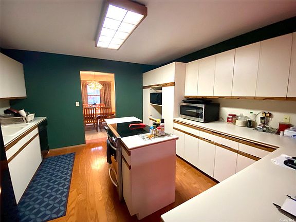 2nd image of 18 Oneida Ave
