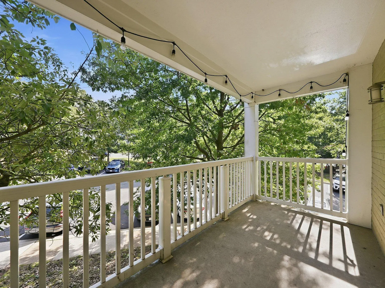1 bed, 851 sqft, $2,400 — Photo 4