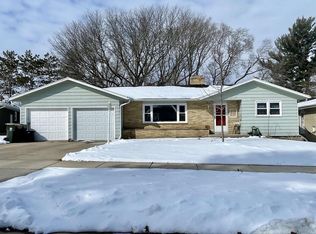 150 Clement Ave, Sun Prairie, WI 53590