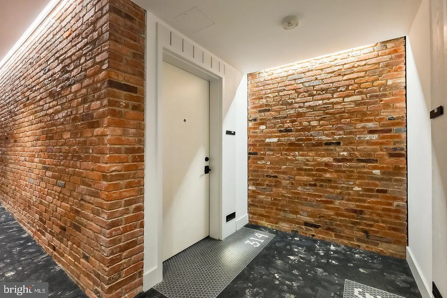 Chapman Stables Condominium — Photo 2