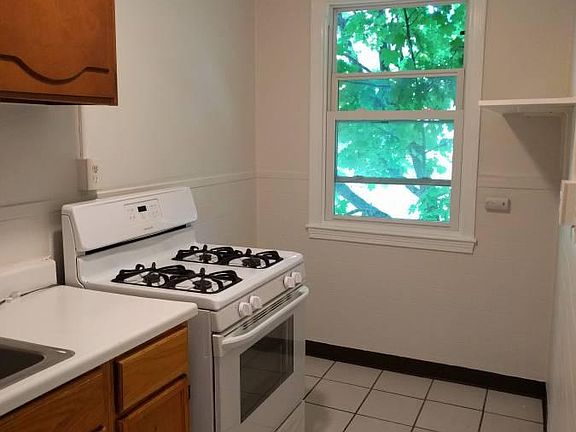3rd image of 274 Lexington Ave APT 3B
