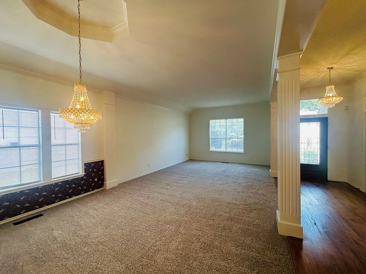 Gorgeous custom home in Southern Pointe IV with inground pool! — Photo 4