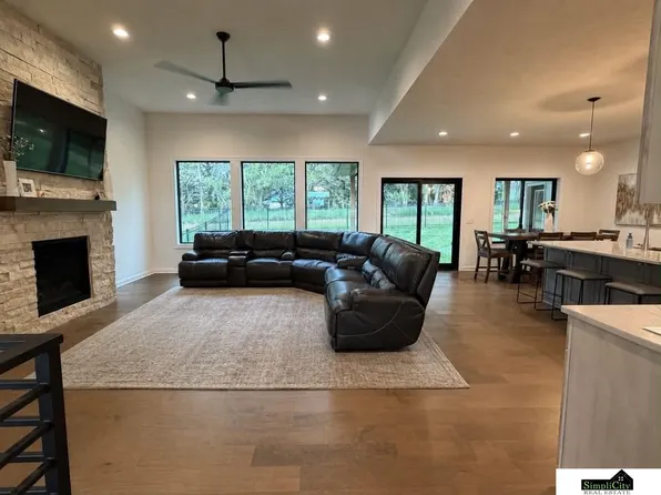 2141 Big Timber Rd, Lincoln, NE 68520