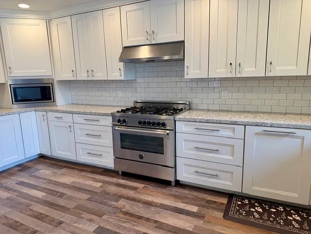 279 Wilson Dr — Photo 3