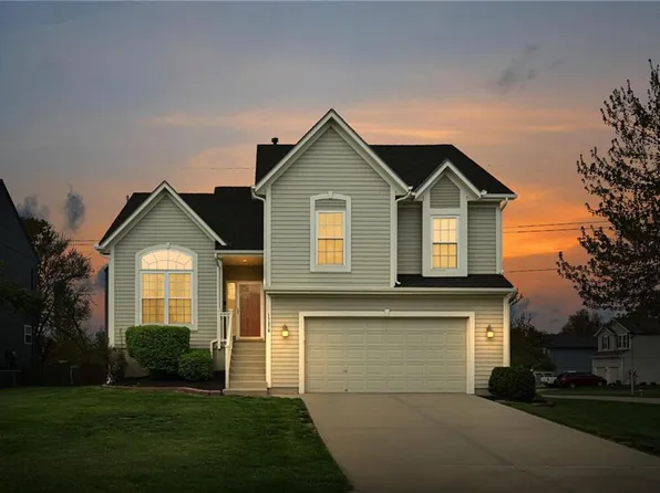 17876 W 163rd Ter, Olathe, KS 66062