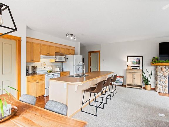 4th image of 1160 SE Railway Ave #209