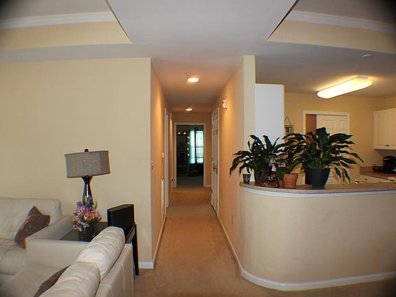 Bridge Pointe Condos Living area