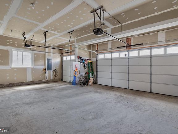5th image of 509 Karn Pl