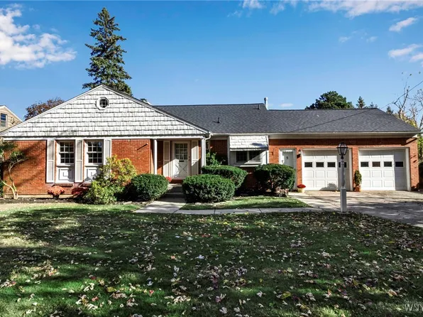 5 Parkwood Dr, Amherst, NY 14226