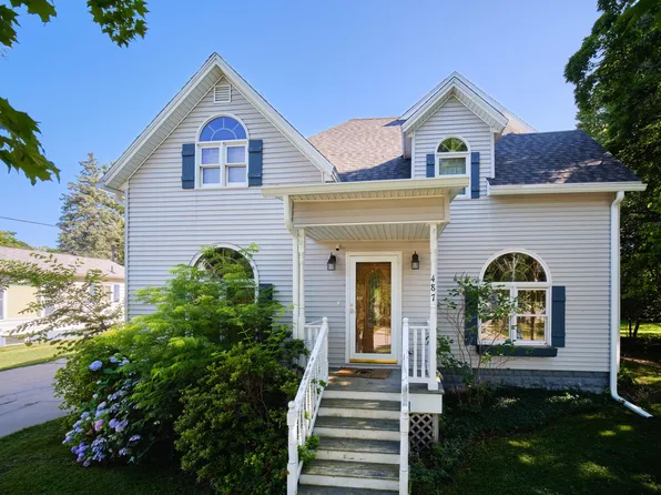 487 4th St, Manistee, MI 49660