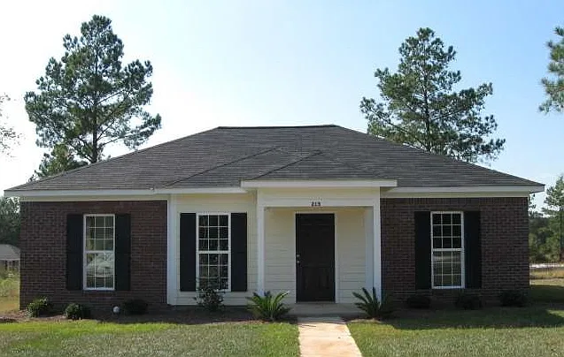 215 Glade Ln