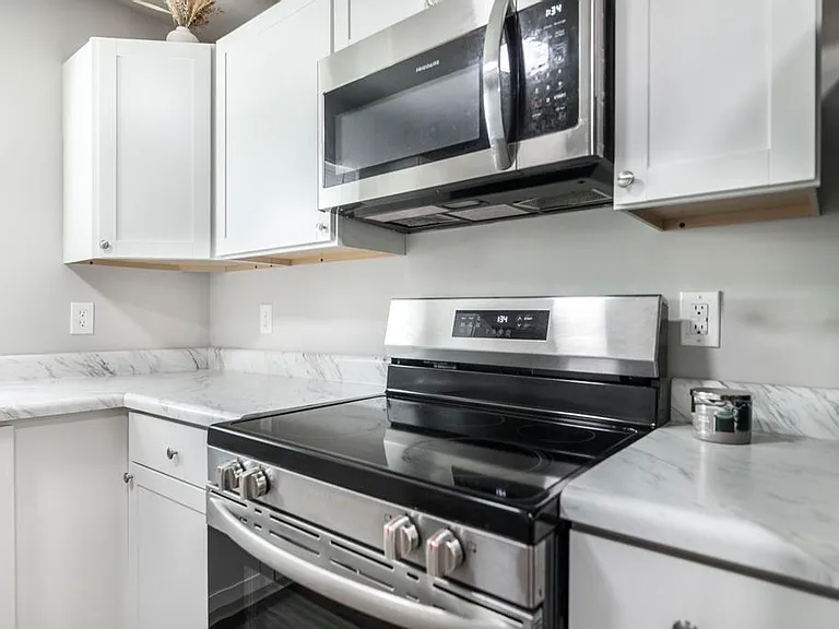 205 Doyle St #2 — Photo 14